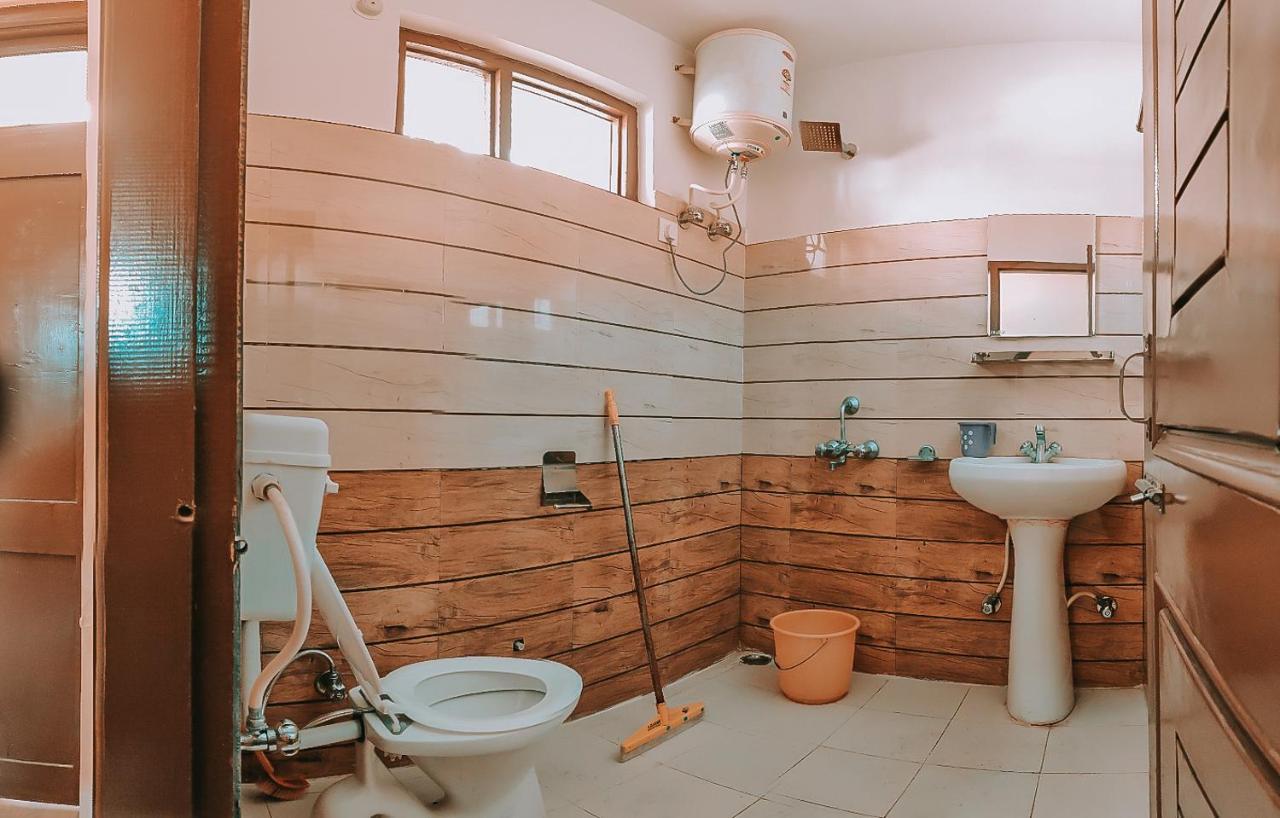 Moustache Mcleodganj Hostel МакЛеод Ганж Екстериор снимка
