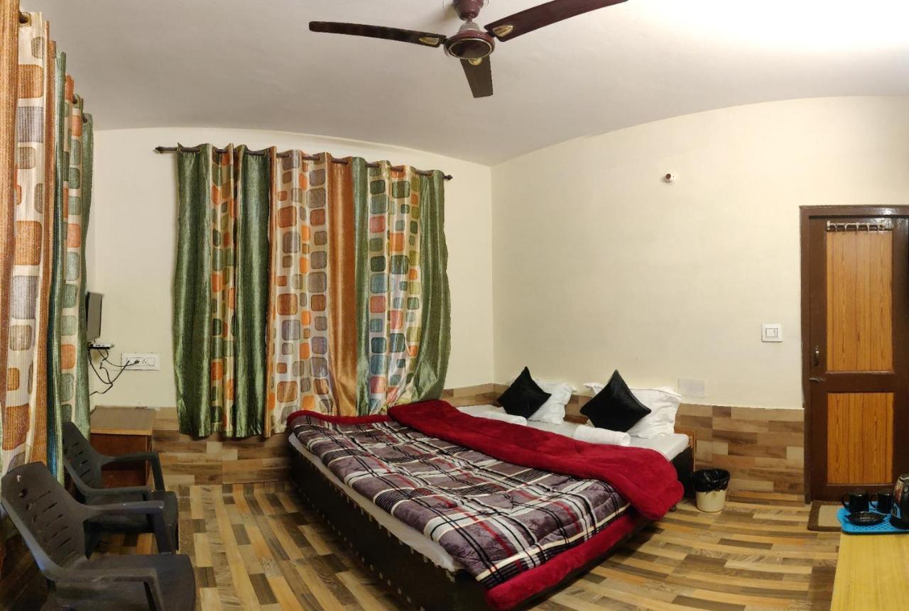 Moustache Mcleodganj Hostel МакЛеод Ганж Екстериор снимка