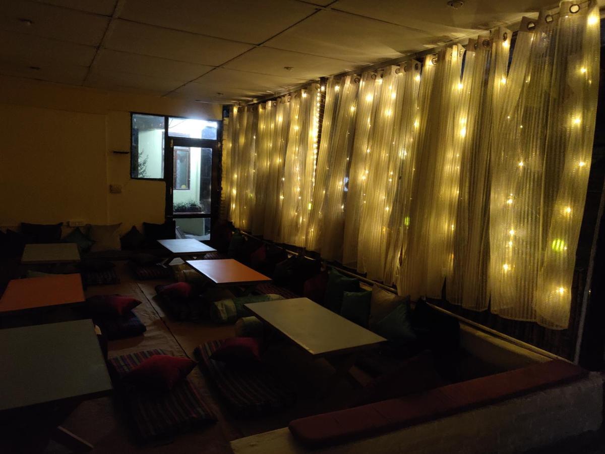 Moustache Mcleodganj Hostel МакЛеод Ганж Екстериор снимка